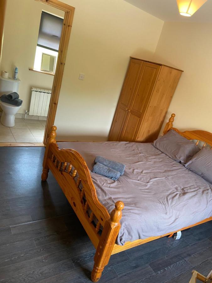 Villa Higgins House Ballyhaunis Esterno foto